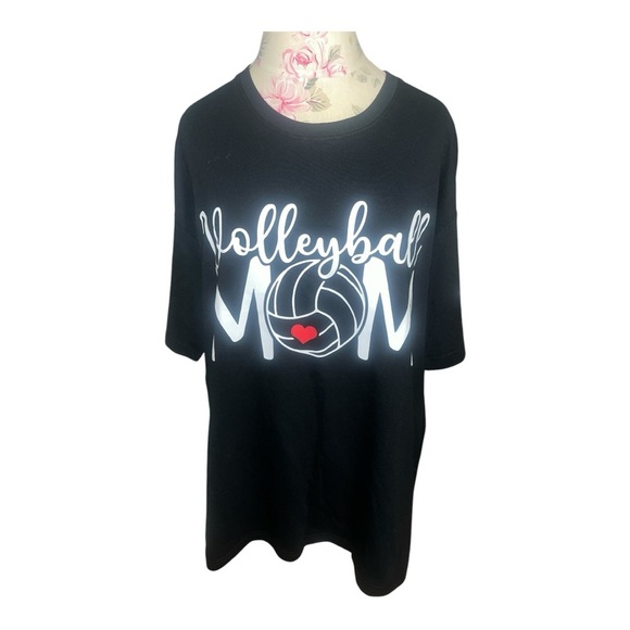 Black Boxy Volleyball Mom Tee - Picture 1 of 6